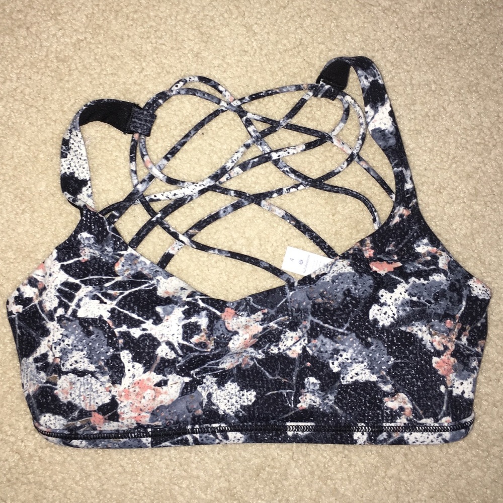 lululemon sports bra NEW WITHOUT TAGS